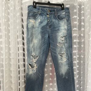 American Eagle distressed jeans TomGirl